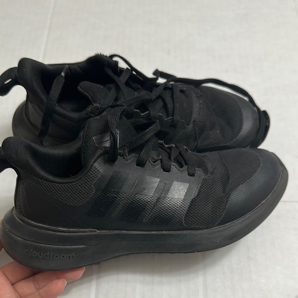 Adidas Black Cloudfoam Kids Sneakerw Size 3 - Picture 1 of 11